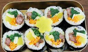 rong bien lam sushi kimpap